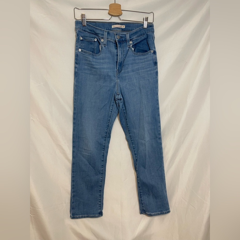Classic Levi's Women's Straight Leg Blue Jeans